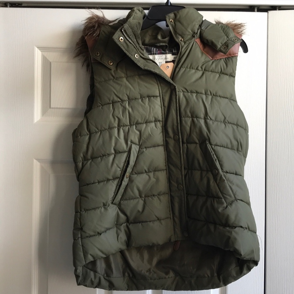 Hunter green vest with detachable fur hood